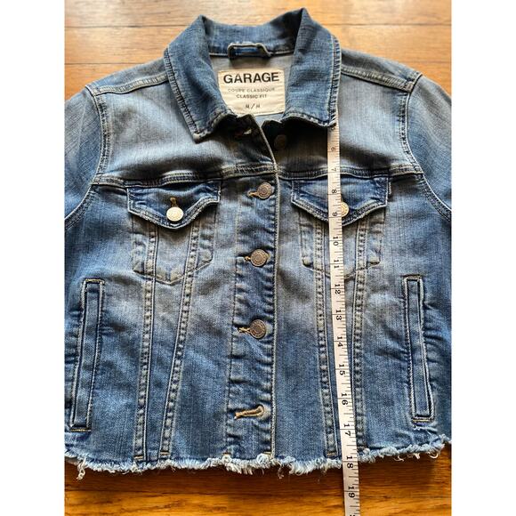 GARAGE Classic Fit Distressed Crop Denim Jacket sz M - Picture 10 of 11